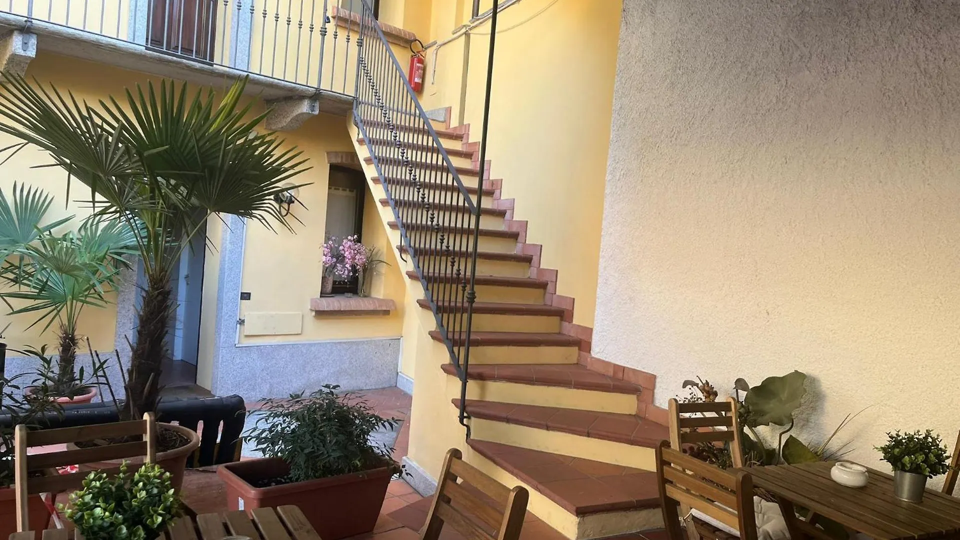 Apartman Bilocale Dafne Abbadesse Guest House Milánó
